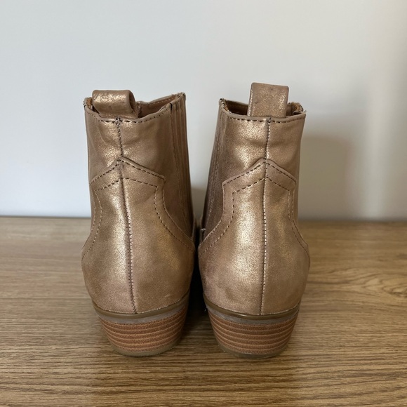 Universal Thread 7.5 Gold Booties - Picture 5 of 11